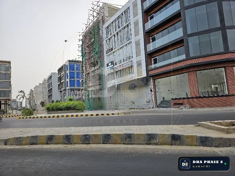 200 Sq Yd Retail Showroom / Shop for Rent in Phase 8