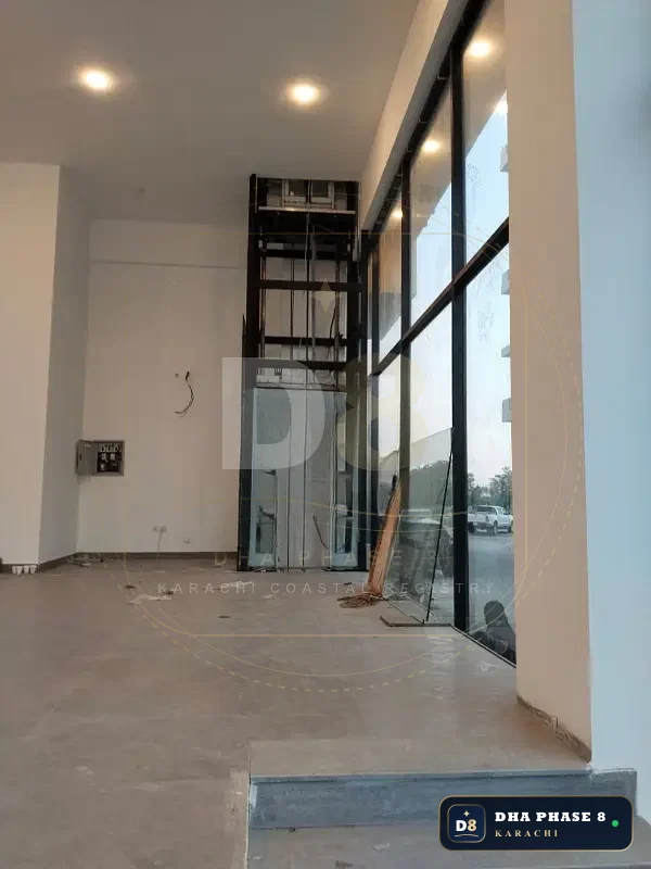 300 Sq Yd Retail Showroom / Shop for Rent in Phase 8