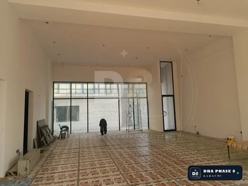 200 Sq Yd Retail Showroom / Shop for Rent in Phase 8 | Full Basement