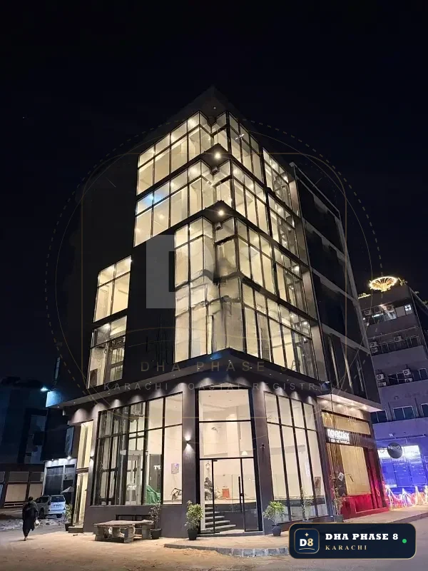 300 Sq Yd Retail Showroom / Shop for Rent in Zulfiqar Commercial