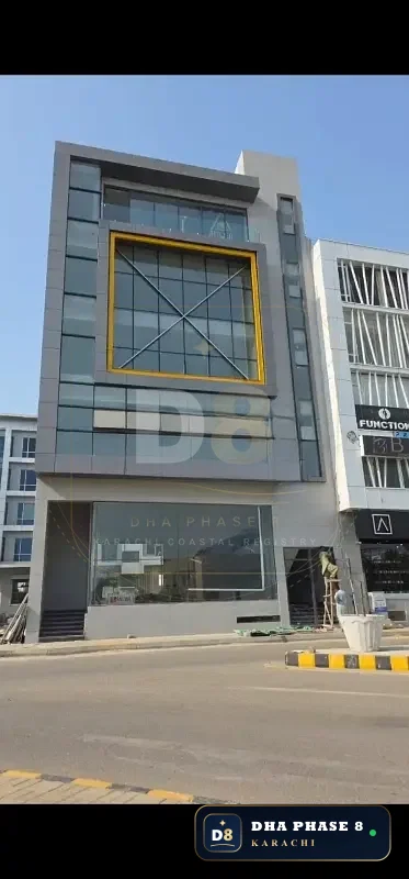 200 Sq Yd Commercial Plaza for Rent in Phase 8 | Brand New