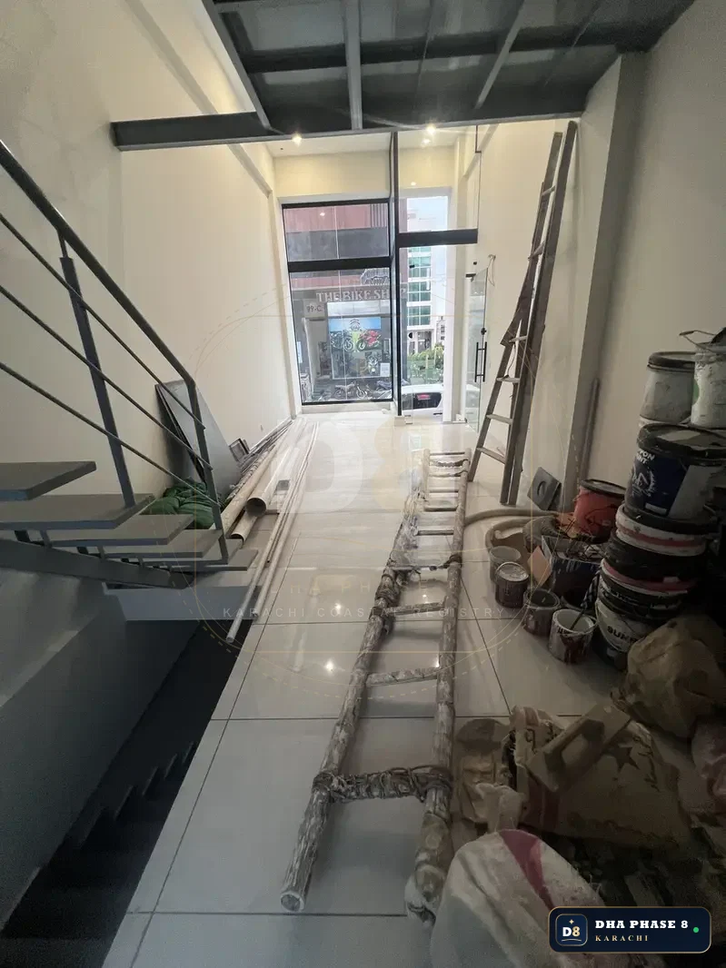 94 Sq Yd Retail Showroom / Shop for Rent in Phase 8 | Brand New
