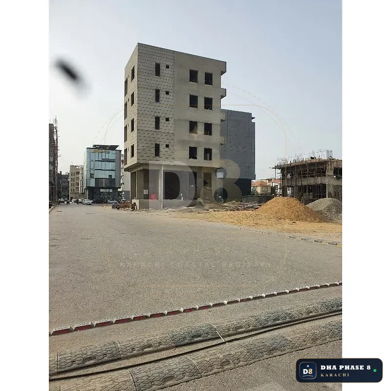 100 Sq Yd Retail Showroom / Shop for Rent in Phase 8 | Full Basement