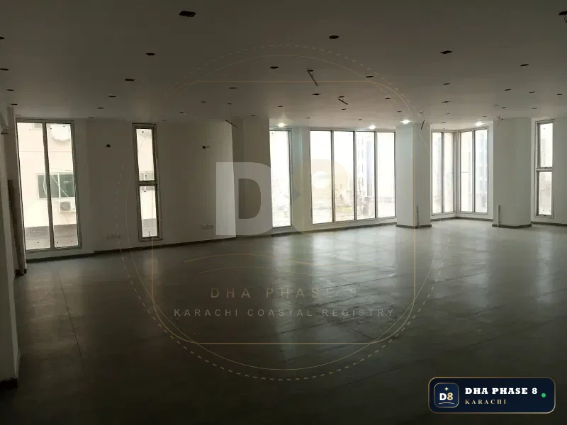 200 Sq Yd Commercial Plaza for Sale in Phase 8 | Brand New