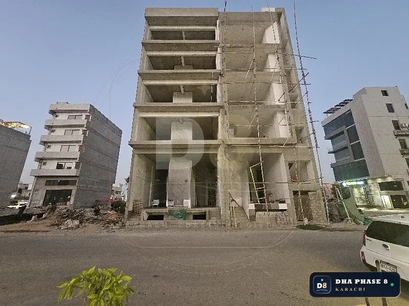 89 Sq Yd Retail Showroom / Shop for Sale in Zulfiqar Commercial