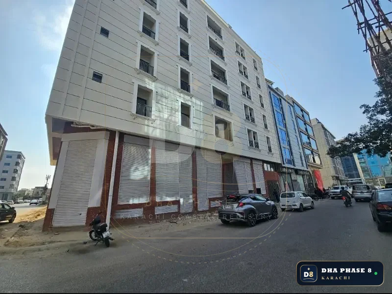 100 Sq Yd Retail Showroom / Shop for Sale in Phase 8