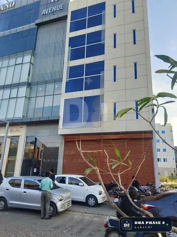 100 Sq Yd Commercial Plaza for Sale in Phase 8 | Brand New