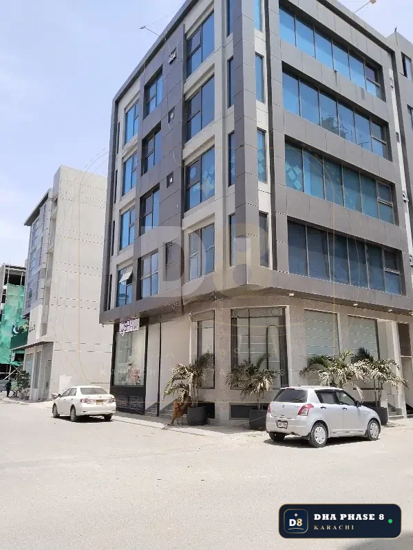 550 Sq Yd Retail Showroom / Shop for Sale in Zone A