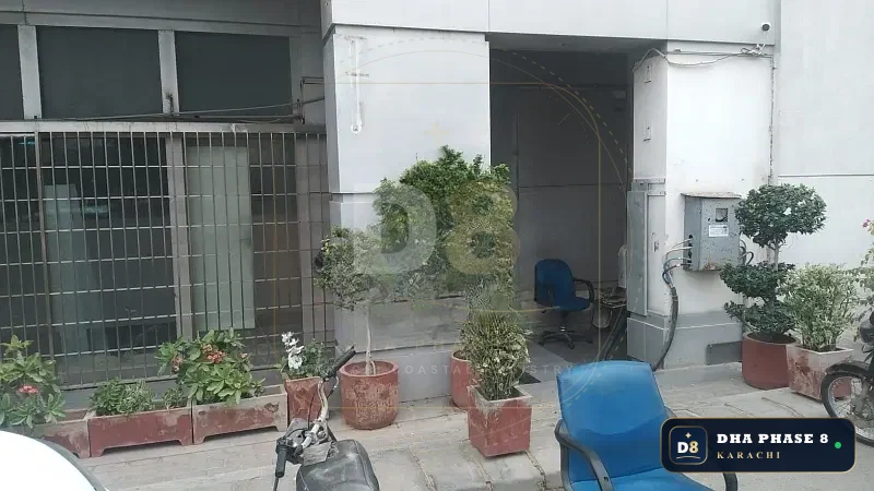 200 Sq Yd Commercial Plaza for Sale in Phase 8