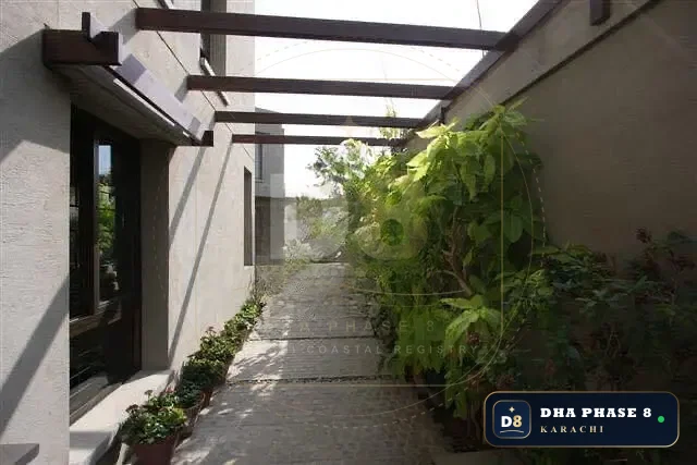 1,000 Sq Yd 5 Bed Designer Villa in Phase 8 | 4-Year Payment Plan