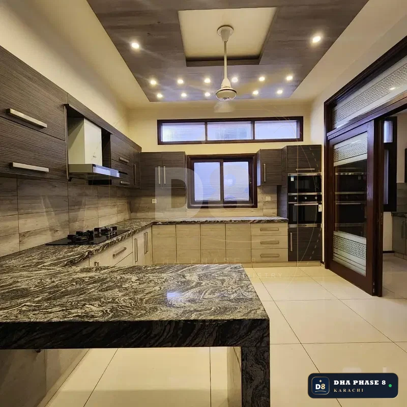 1,000 Sq Yd 6 Bed Designer Villa in Phase 8