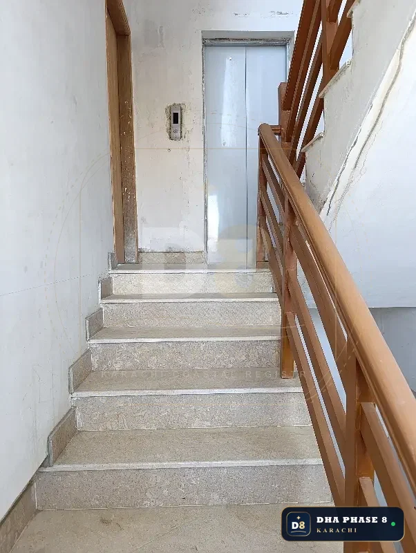 960 Sq Ft Office Floor for Rent in Zulfiqar Commercial
