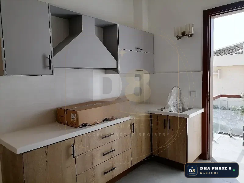 500 Sq Yd 6 Bed Designer Villa in Phase 8