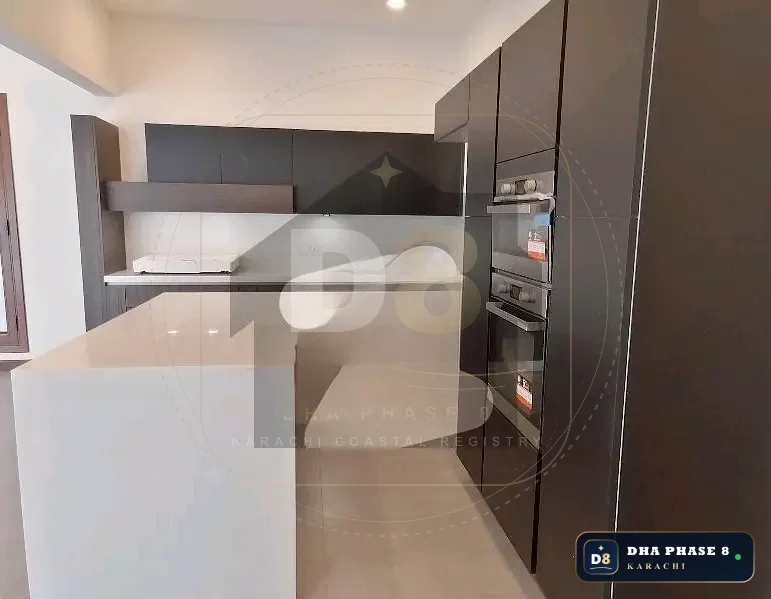 500 Sq Yd 6 Bed Designer Villa in Phase 8