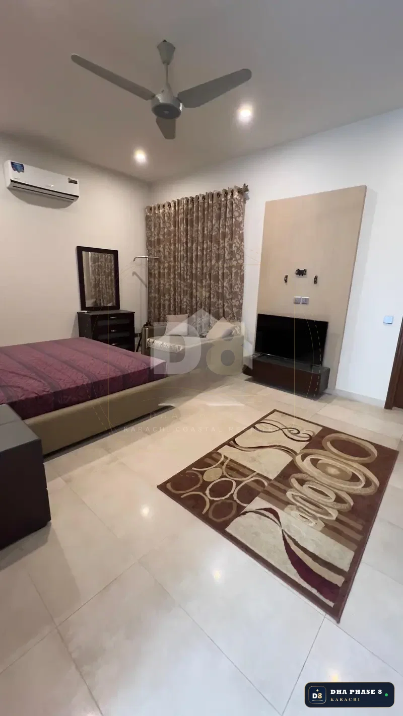 1,000 Sq Yd 4 Bed Designer Villa in Phase 8