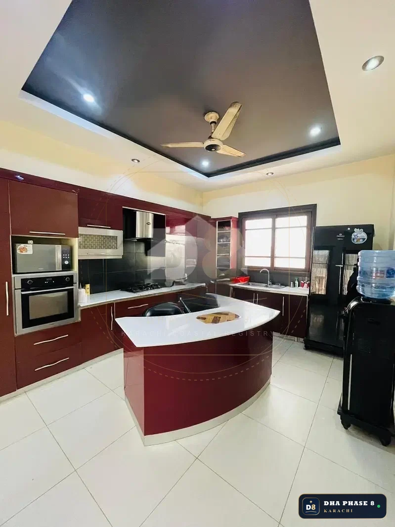500 Sq Yd 6 Bed Designer Villa in Phase 8