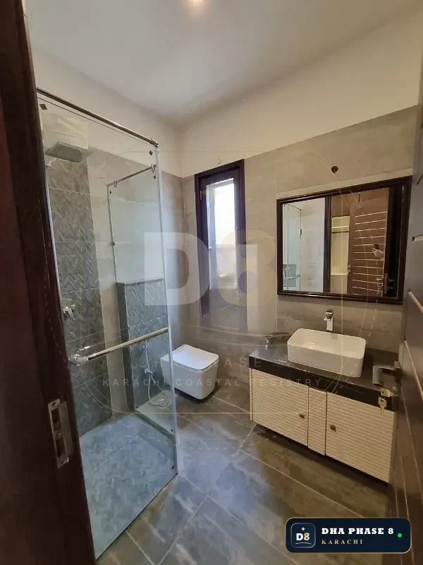 500 Sq Yd 4 Bed Designer Villa in Phase 8 | Brand New