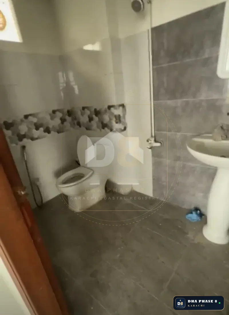 1,147 Sq Ft Office Floor for Rent in Phase 8 | Direct Sea View