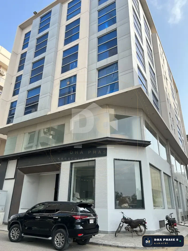 400 Sq Yd Commercial Plaza for Rent in Phase 8