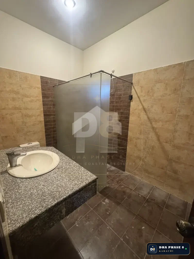 500 Sq Yd Upper Portion in Phase 8