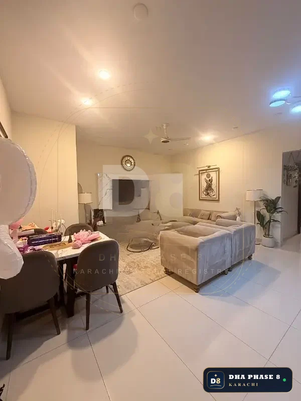 300 Sq Yd Upper Portion in Phase 8 | Brand New