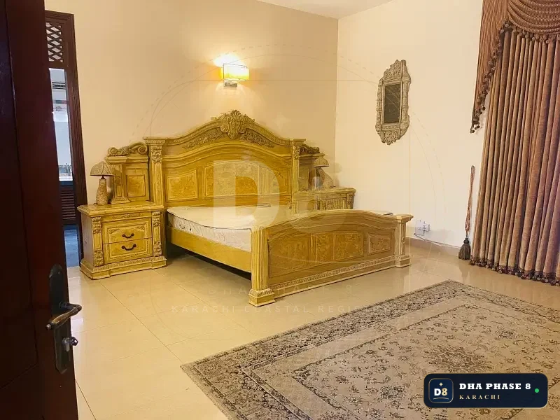 1,000 Sq Yd 6 Bed Designer Villa in Phase 8