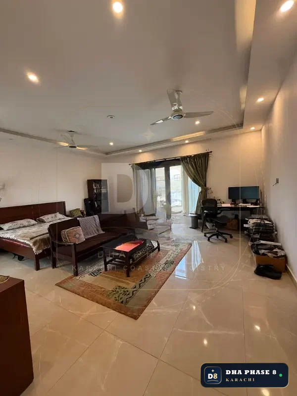 500 Sq Yd 4 Bed Designer Villa in Phase 8