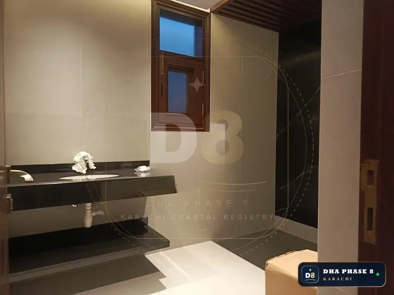 500 Sq Yd 5 Bed Designer Villa in Phase 8