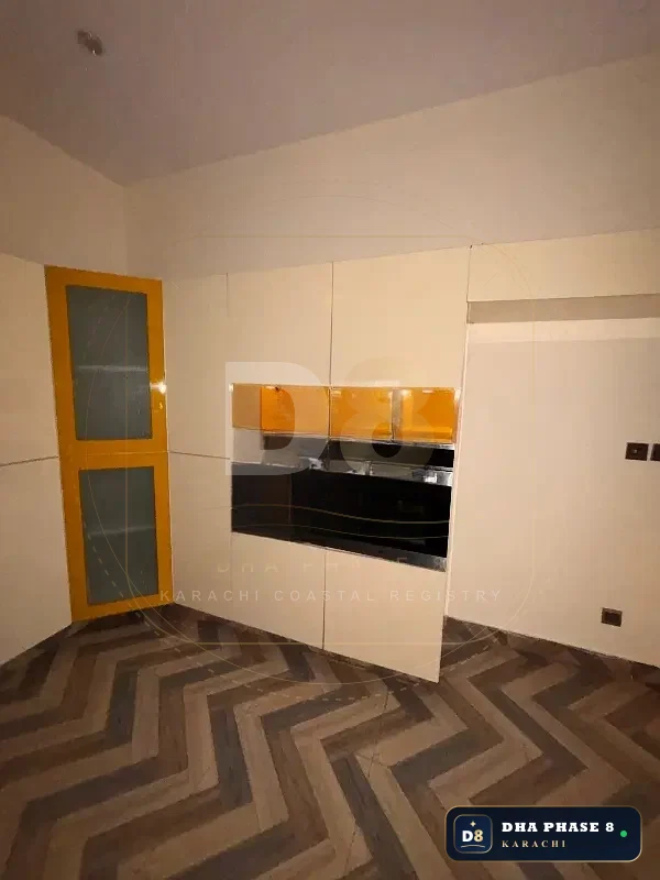 500 Sq Yd Upper Portion in Phase 8 | Brand New