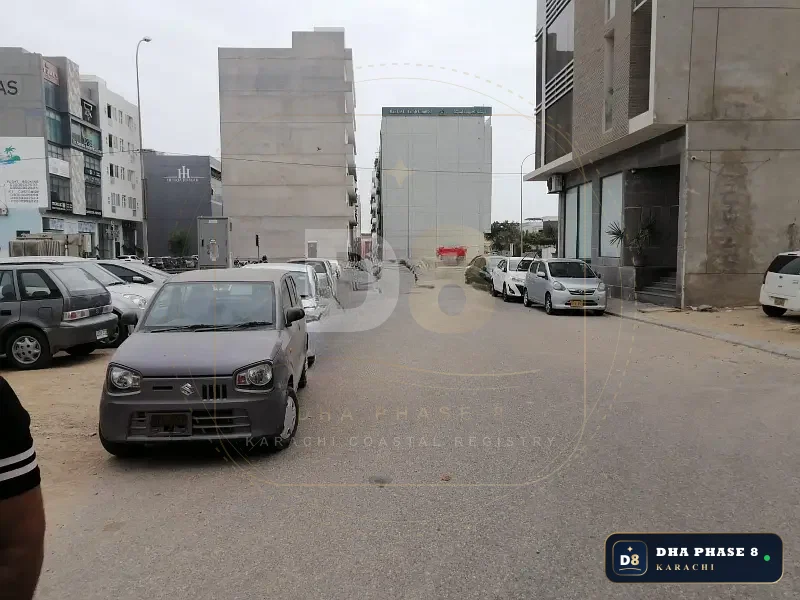 200 Sq Yd Retail Showroom / Shop for Rent in Phase 8
