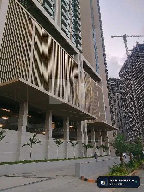 2,600 Sq Ft 3 Bed Apartment in Emaar Crescent Bay (The Views) | Brand New