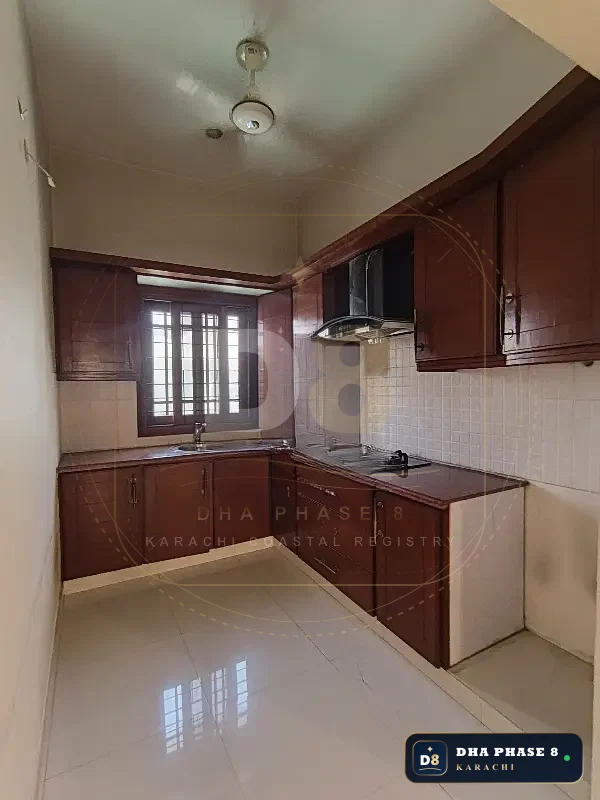 500 Sq Yd 6 Bed Designer Villa in Phase 8
