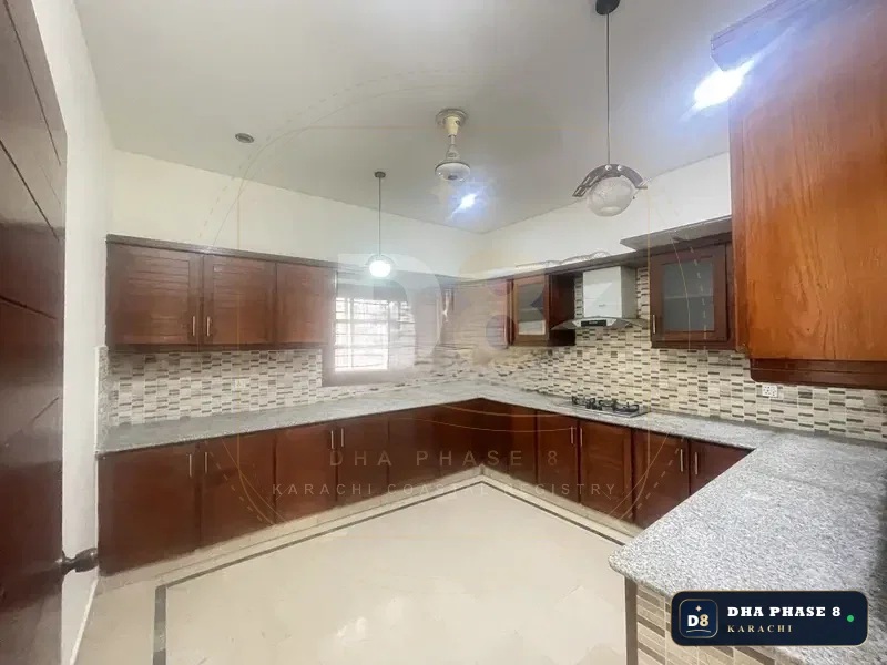500 Sq Yd Upper Portion in Phase 8