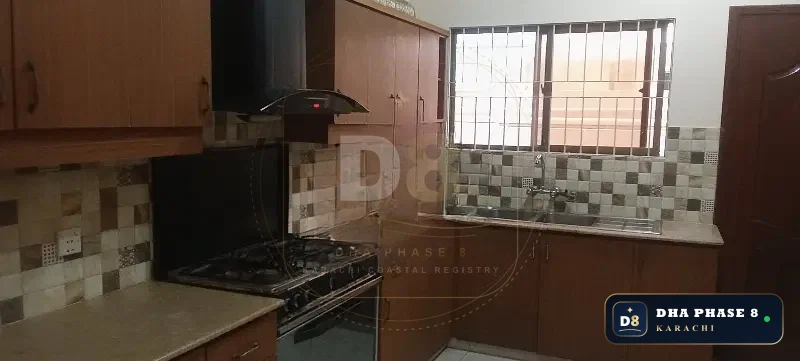 500 Sq Yd 6 Bed Designer Villa in Phase 8 | 2-Unit Layout