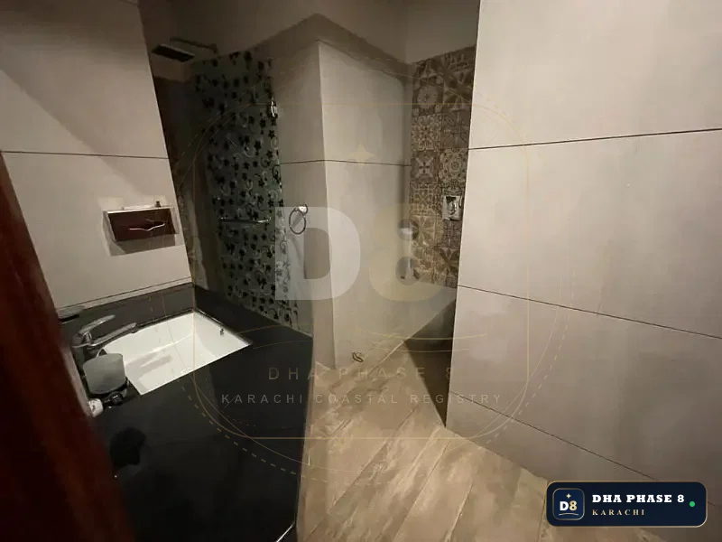 500 Sq Yd Upper Portion in Phase 8 | Full Basement