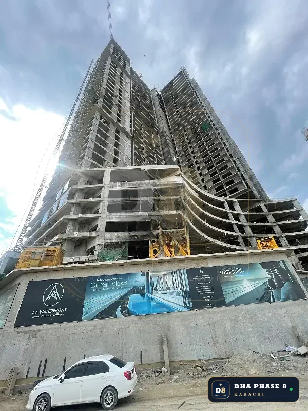 2,375 Sq Ft 3 Bed Apartment in HMR Waterfront | Direct Sea View