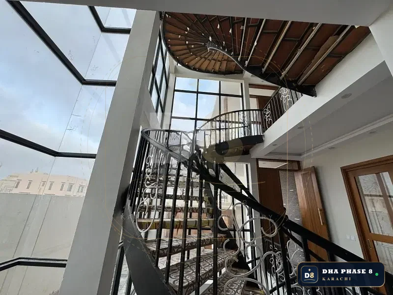300 Sq Yd 4 Bed Designer Villa in Phase 8 | Full Basement