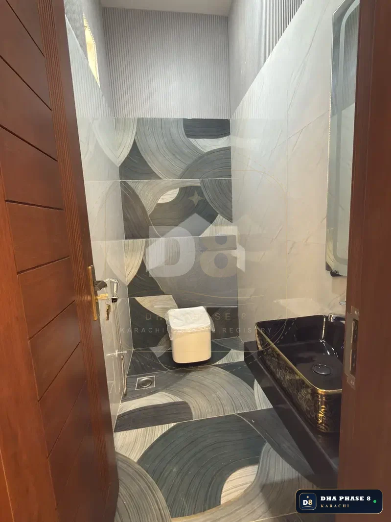 100 Sq Yd 5 Bed Designer Villa in Phase 8 | Ready to Move
