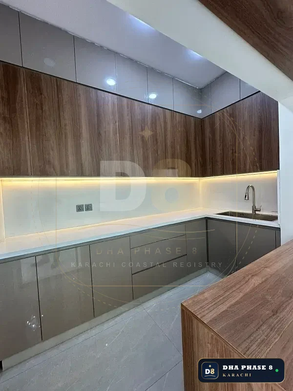 666 Sq Yd 6 Bed Designer Villa in Phase 8