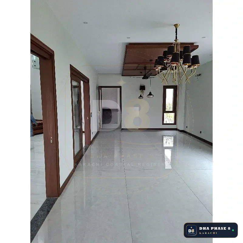1,000 Sq Yd 6 Bed Designer Villa in Phase 8
