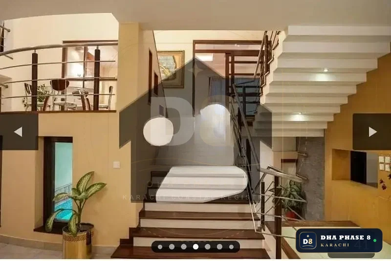 1,000 Sq Yd 5 Bed Designer Villa in Phase 8