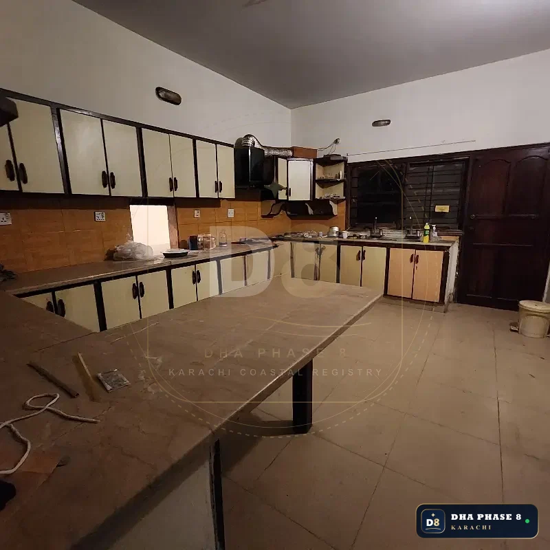 1,332 Sq Yd 10 Bed Designer Villa in Zone A