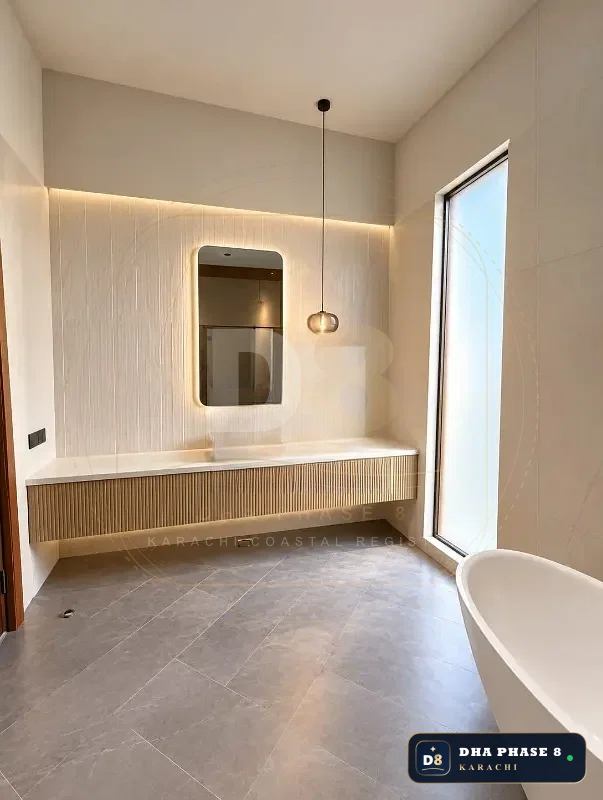 1,000 Sq Yd 6 Bed Designer Villa in Phase 8