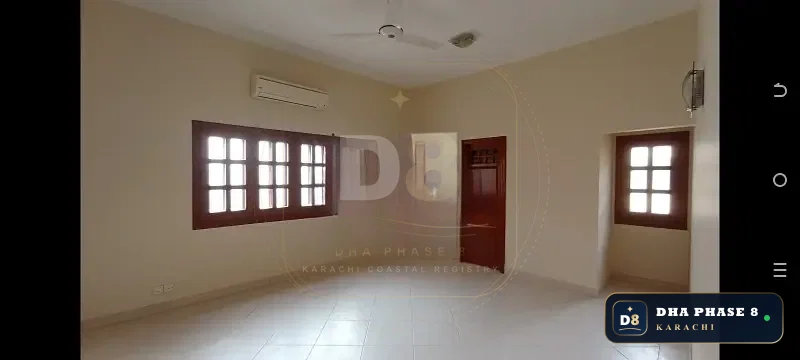 1,000 Sq Yd 6 Bed Designer Villa in Phase 8