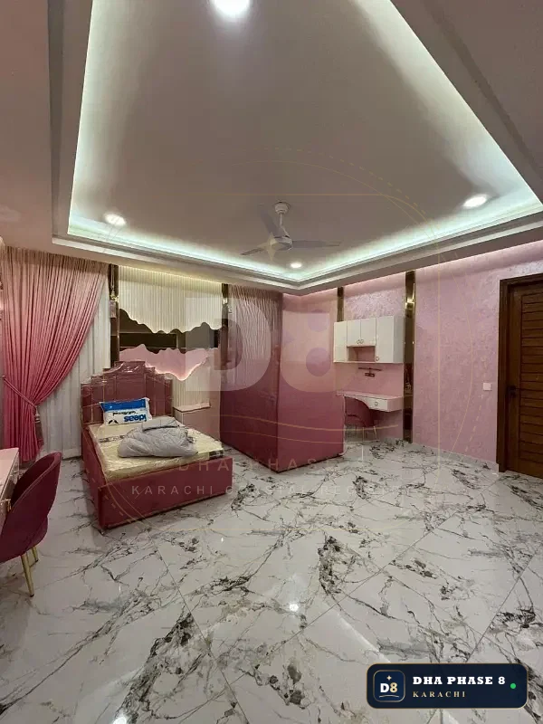 500 Sq Yd 5 Bed Designer Villa in Phase 8 | Full Basement