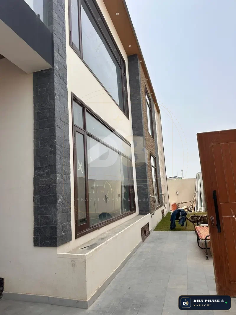 500 Sq Yd 6 Bed Designer Villa in Phase 8