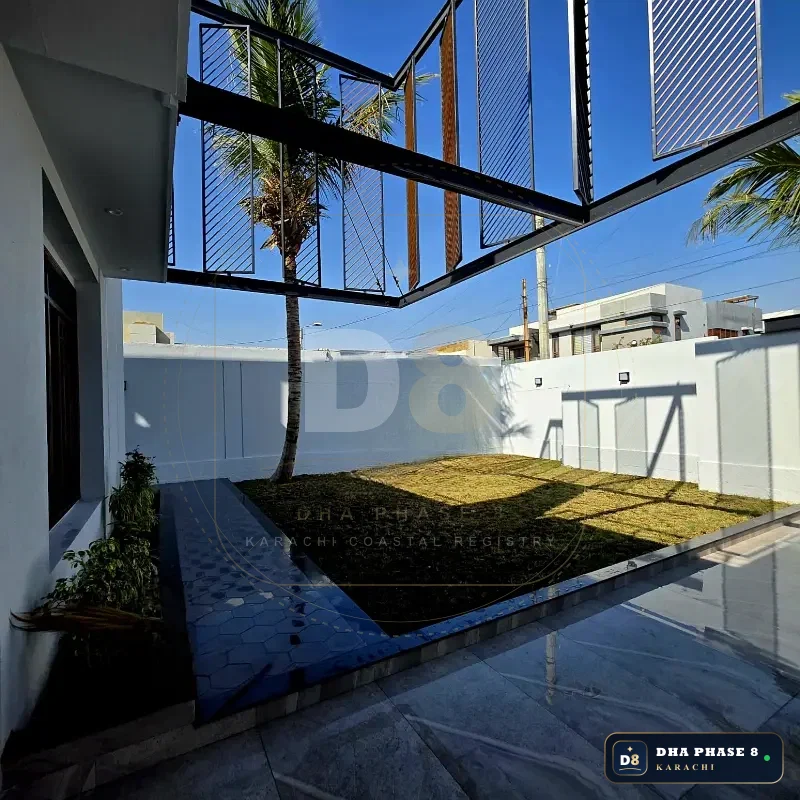 666 Sq Yd 4 Bed Designer Villa in Khayaban-e-Qasim