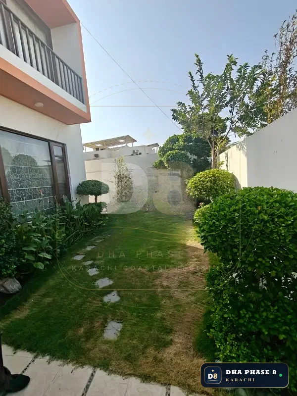500 Sq Yd 5 Bed Designer Villa in Phase 8